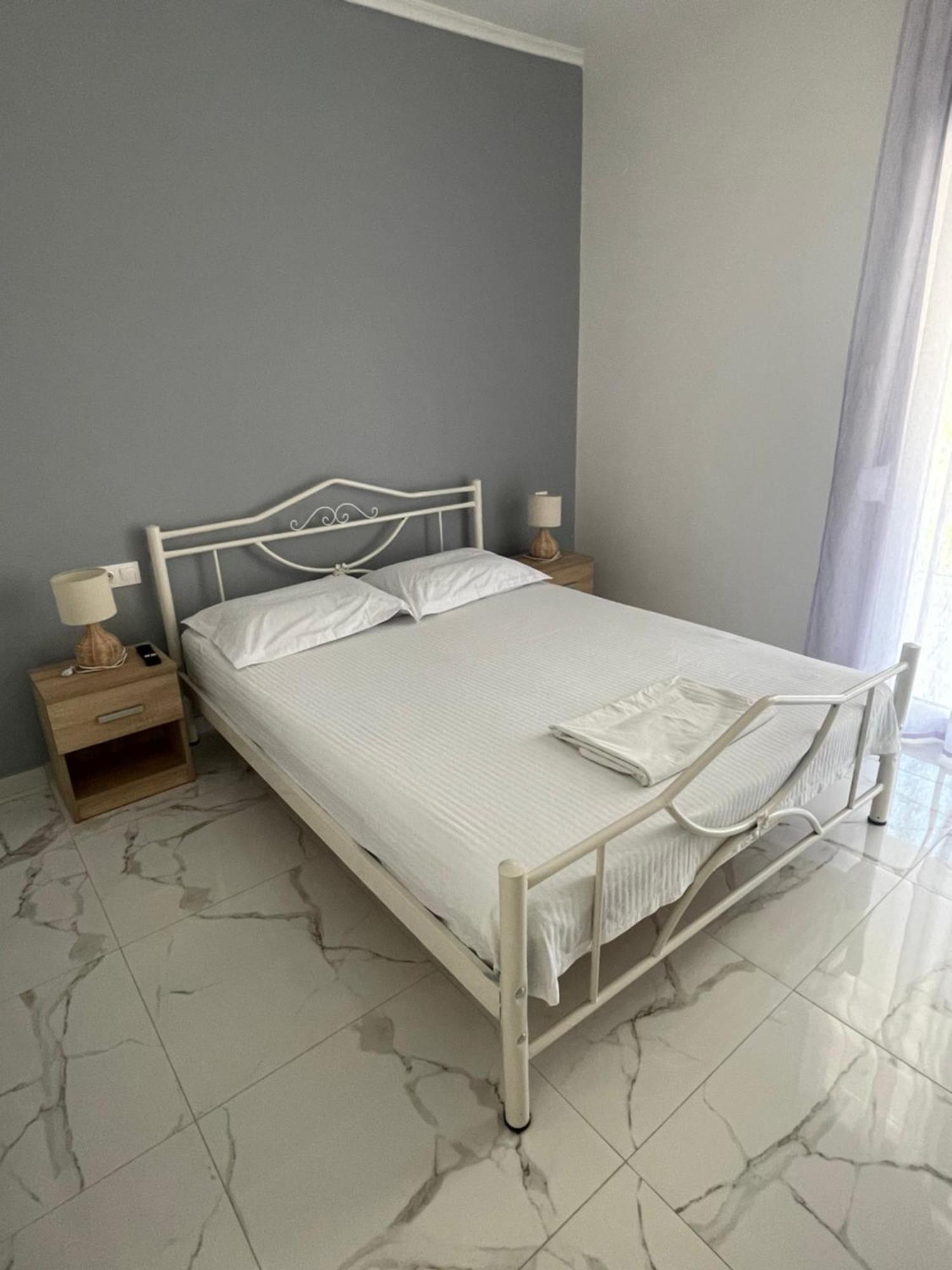Antonis Apartment Paralia Dionisiou Zimmer foto